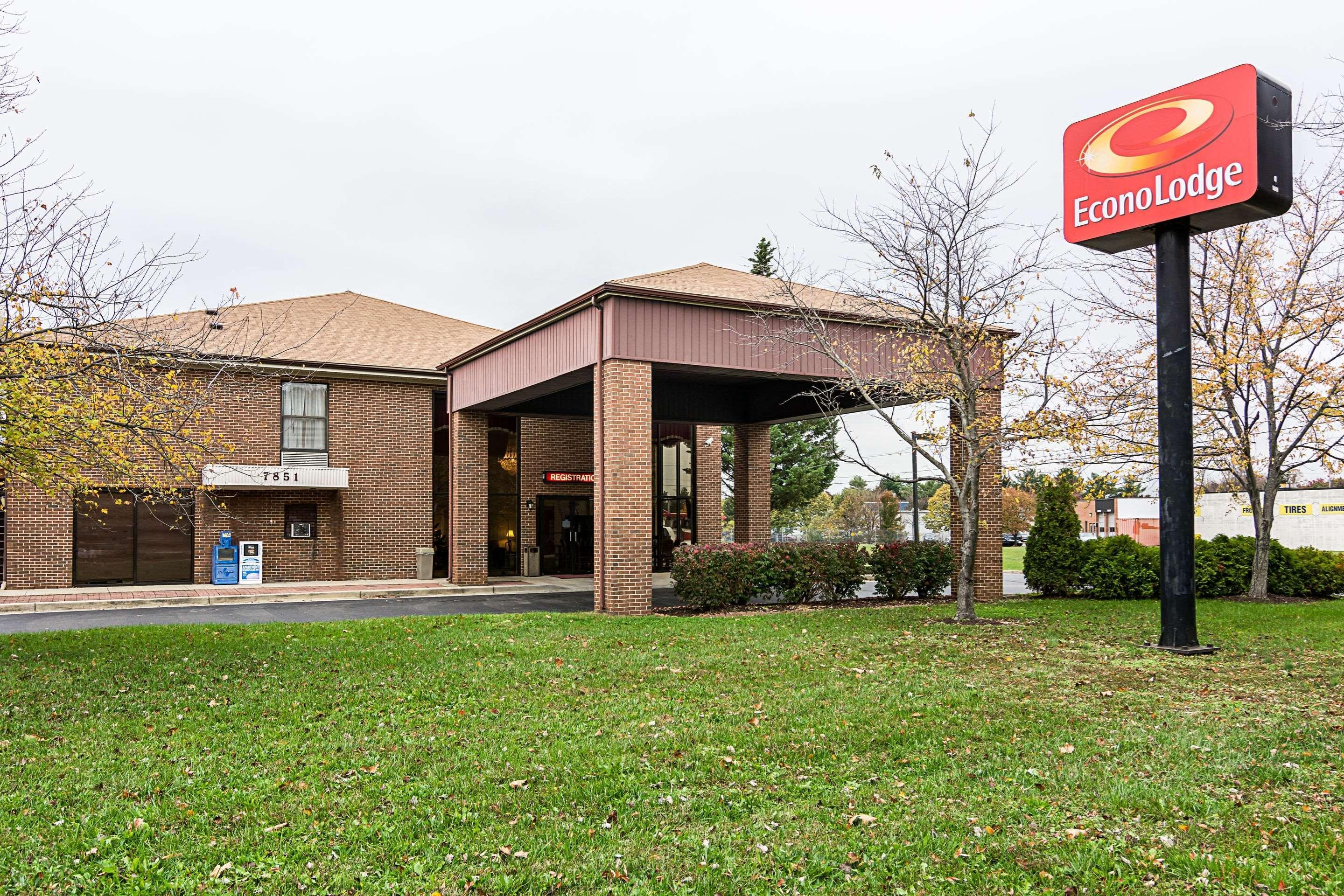Econo Andrews Afb Lodge *