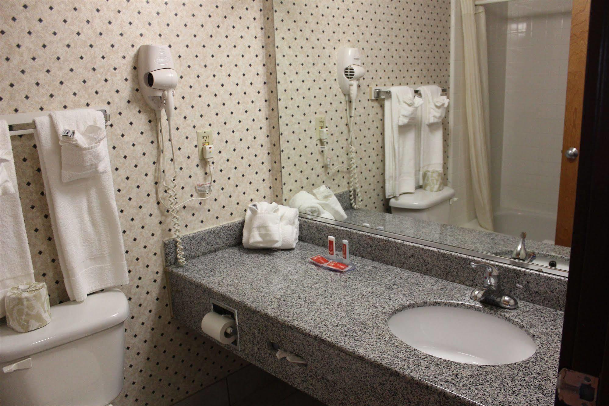 Econo Andrews Afb Lodge